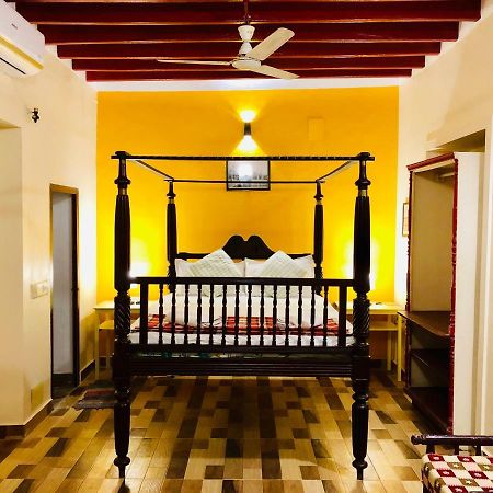 The French Villa Pondicherry Bagian luar foto