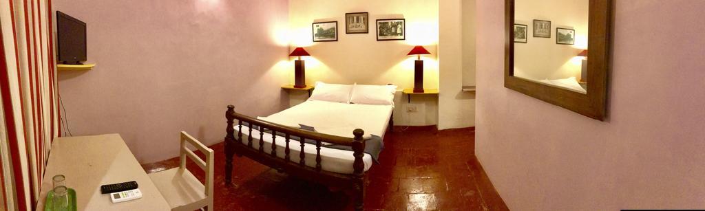 The French Villa Pondicherry Bagian luar foto
