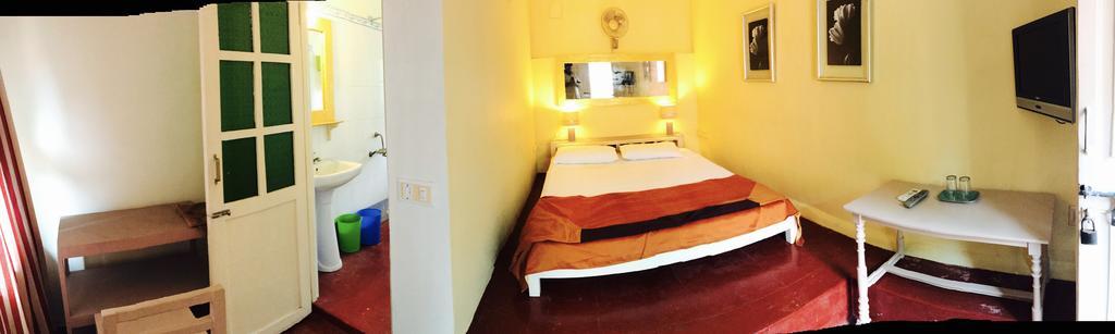 The French Villa Pondicherry Bagian luar foto