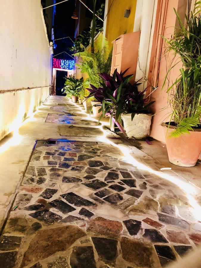The French Villa Pondicherry Bagian luar foto