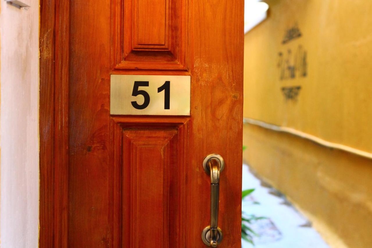 The French Villa Pondicherry Bagian luar foto