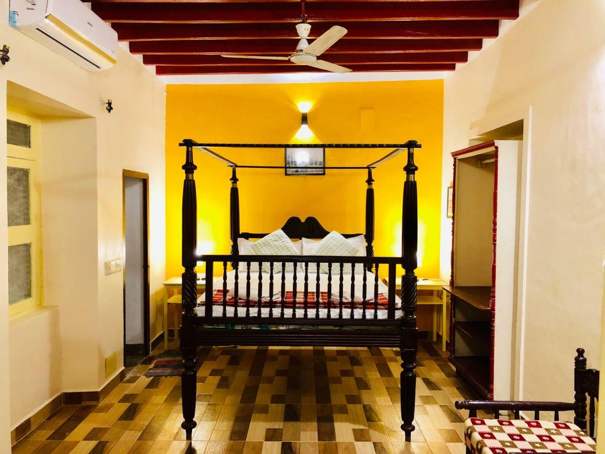 The French Villa Pondicherry Bagian luar foto